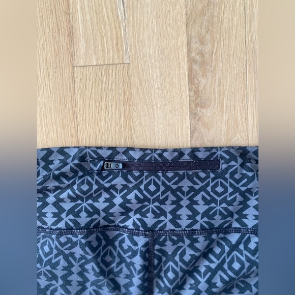 GapFit Gfast athletic leggings size M. - Picture 7 of 7